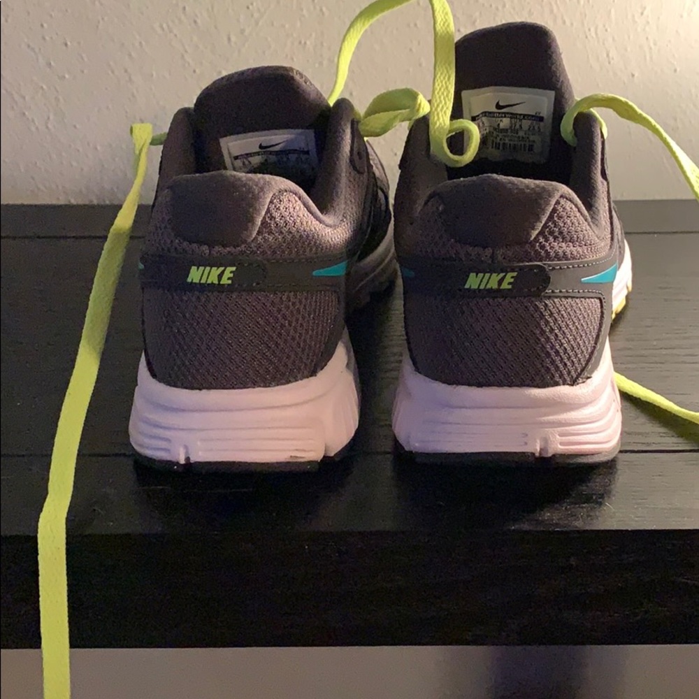 Nike Revolution 2 - Picture 5 of 6